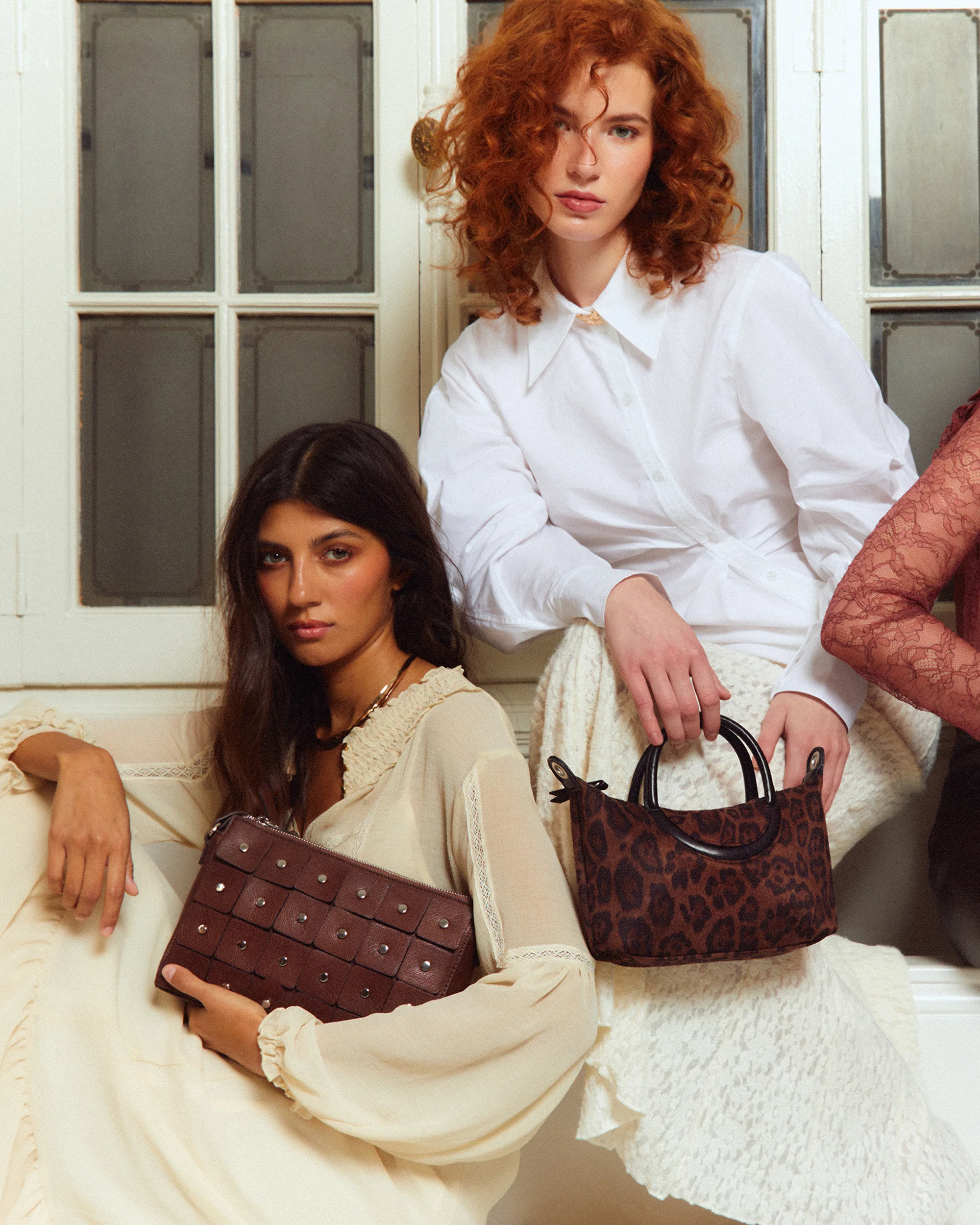 Escueri bolso bandolera con detalles metálicos - Image 8