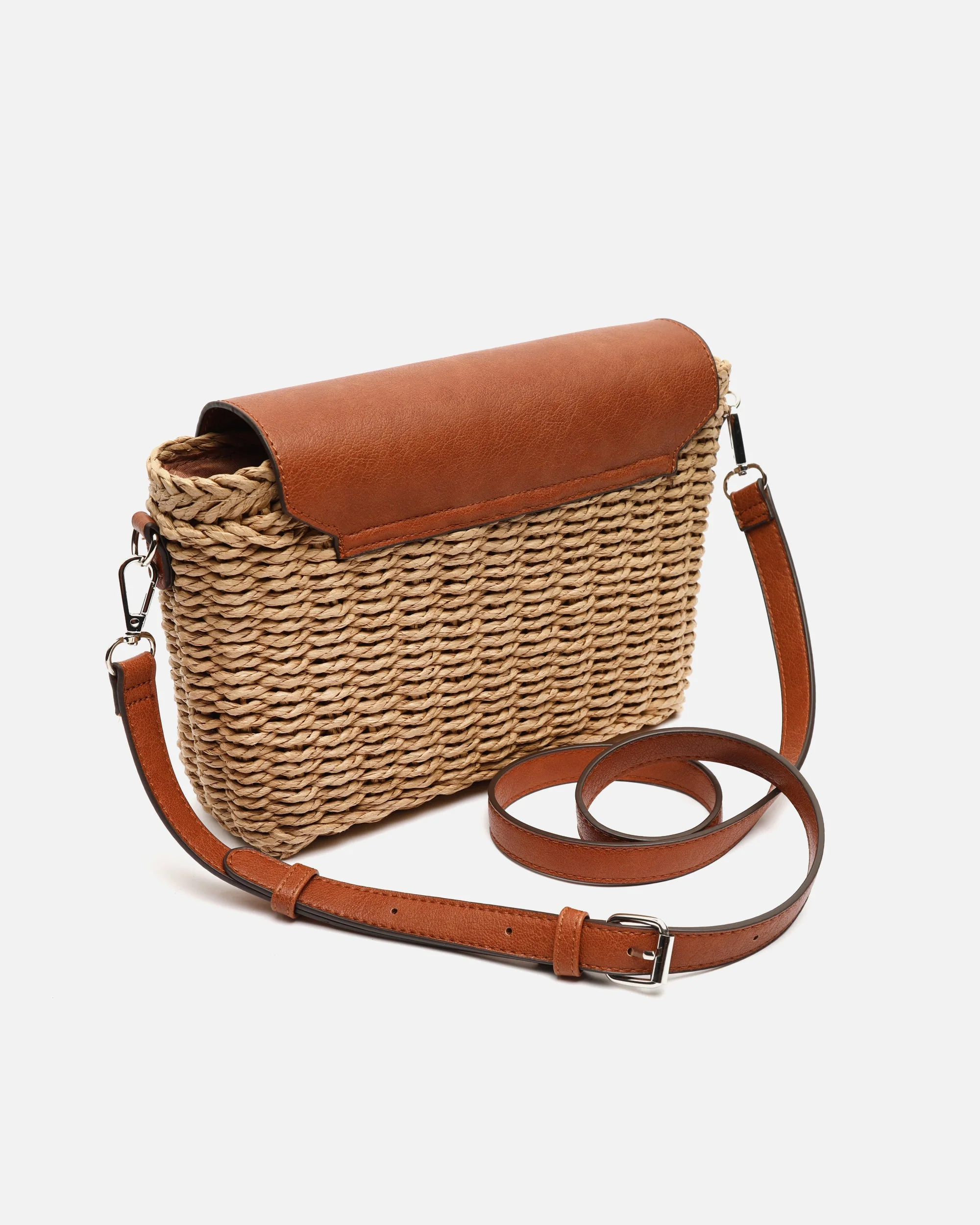 Kena bolso bandolera efecto rafia con solapa ED. - Image 5